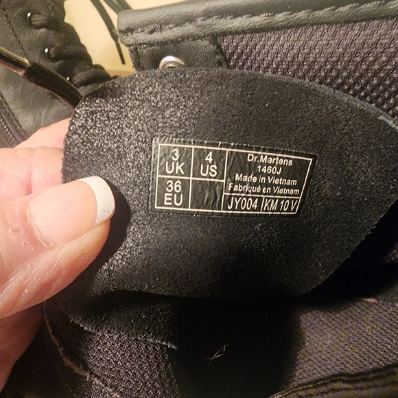 Dr. Martens Child Size 4 - Picture 8 of 9